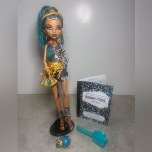 Poupée Monster High Nefera De Nile 1ère vague complète AVEC BAGUE  très bon état